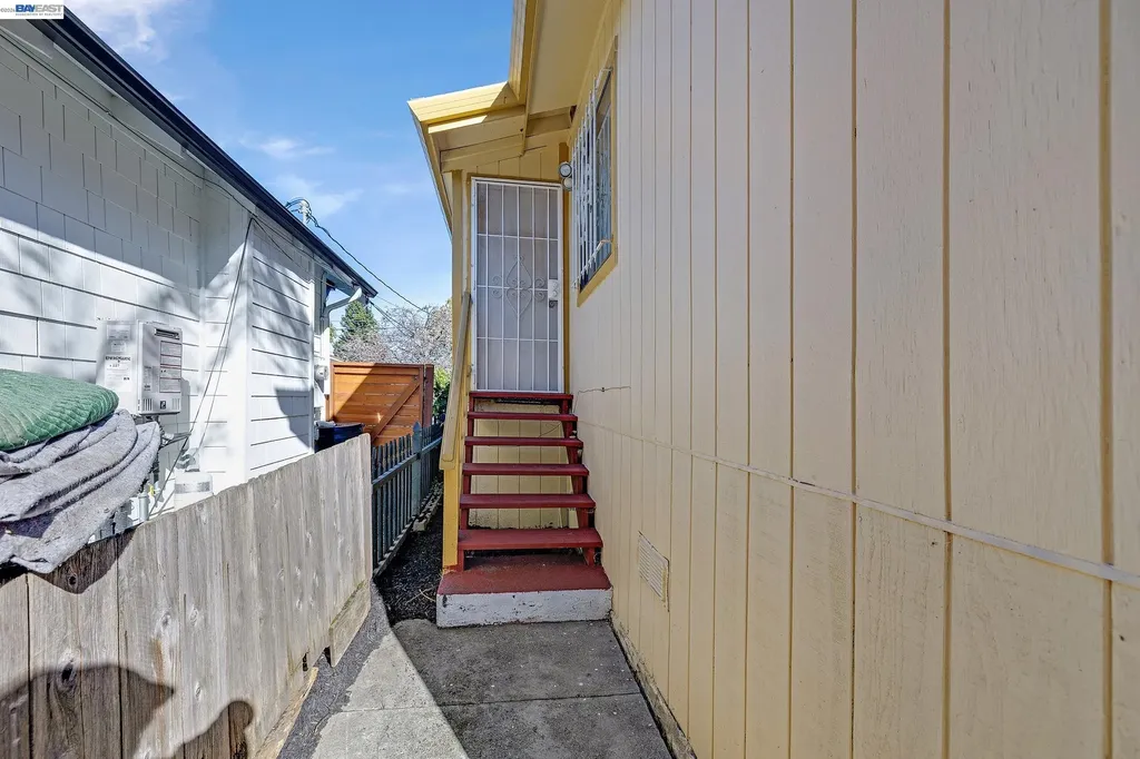 3626 Midvale Avenue Oakland CA 94602