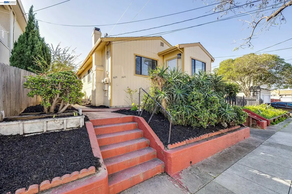 3626 Midvale Avenue Oakland CA 94602