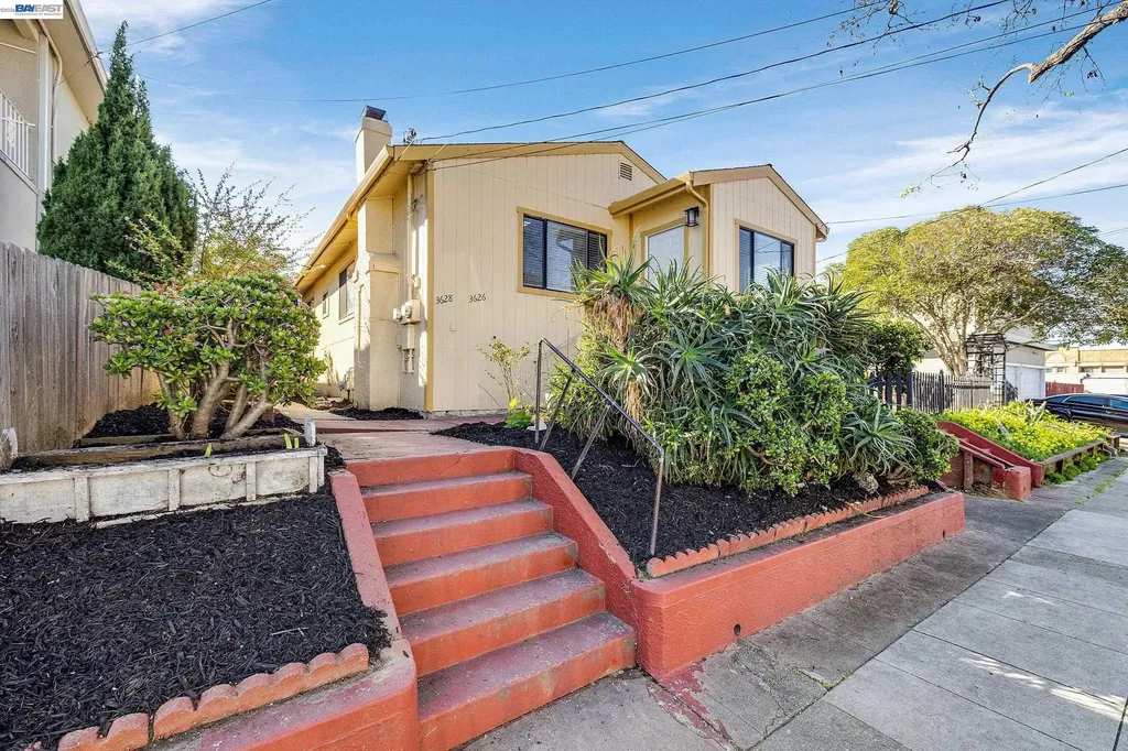 3626 Midvale Avenue Oakland CA 94602