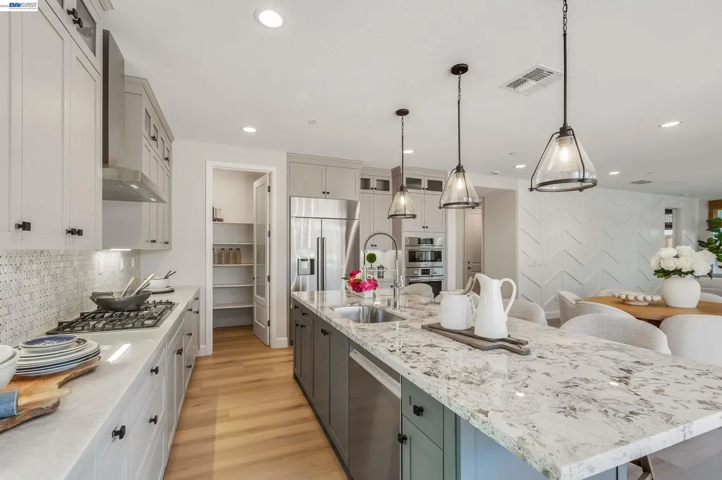 32651 Singh Circle Union City CA 94587