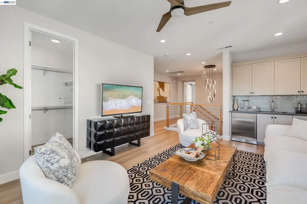 32651 Singh Circle Union City CA 94587