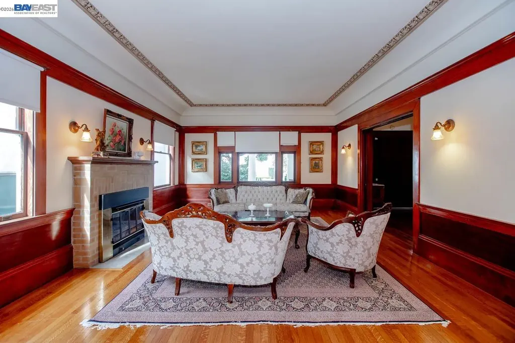 2056 Santa Clara Avenue Alameda CA 94501