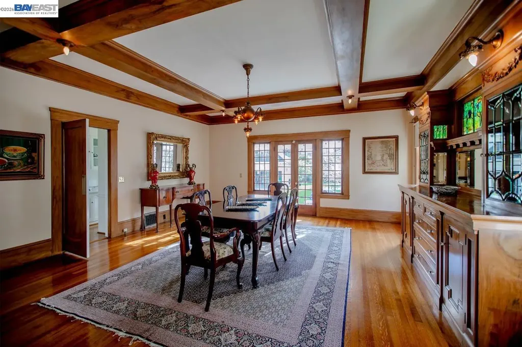 2056 Santa Clara Avenue Alameda CA 94501