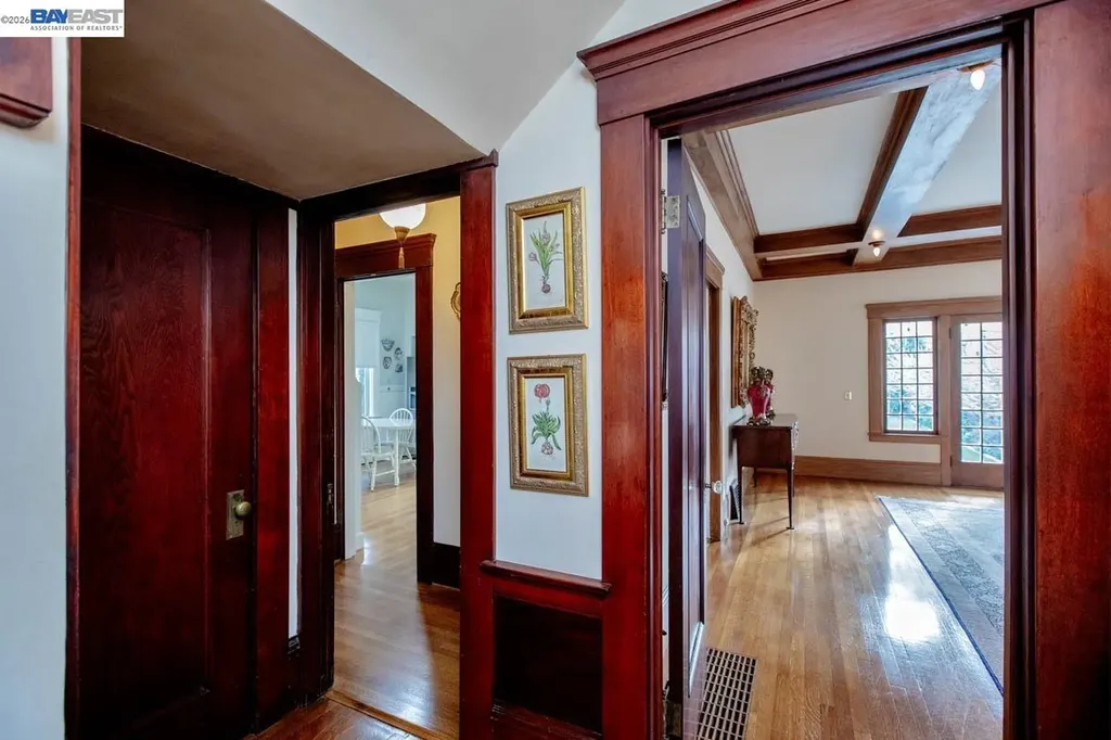 2056 Santa Clara Avenue Alameda CA 94501