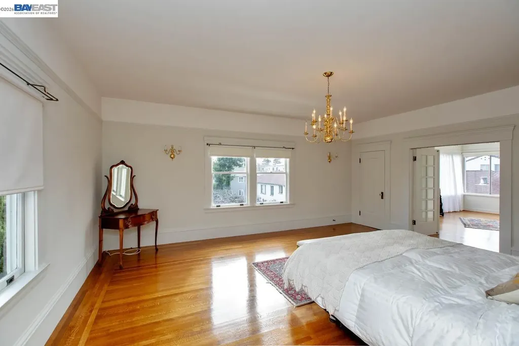 2056 Santa Clara Avenue Alameda CA 94501