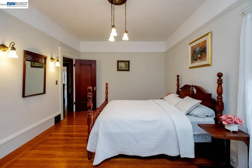 2056 Santa Clara Avenue Alameda CA 94501