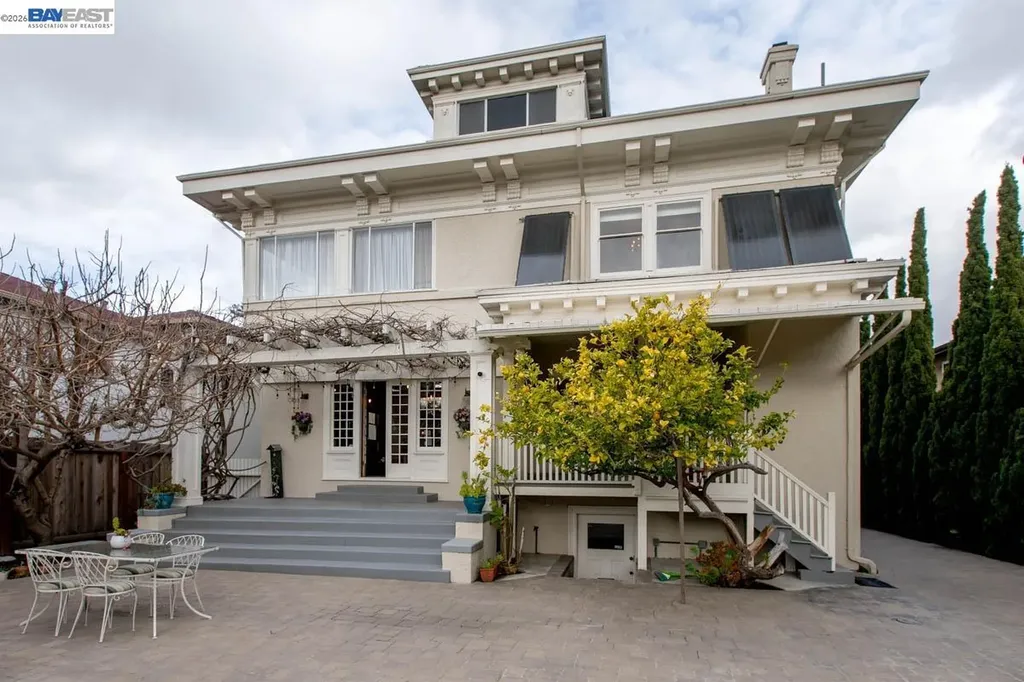 2056 Santa Clara Avenue Alameda CA 94501