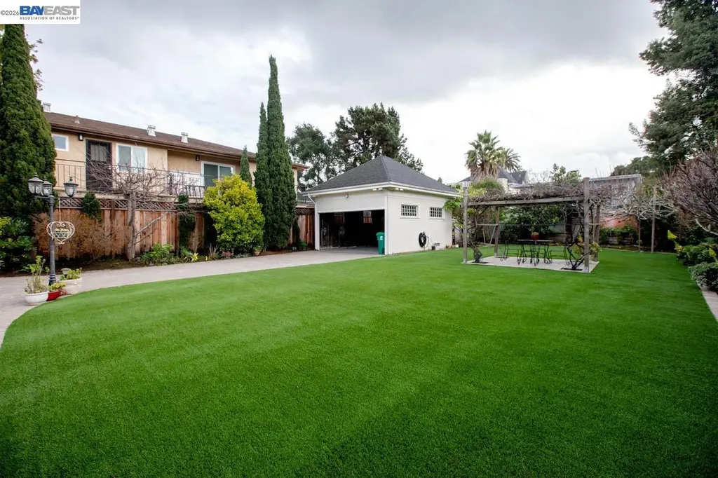 2056 Santa Clara Avenue Alameda CA 94501