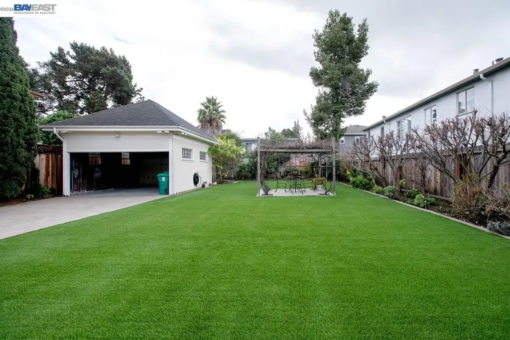 2056 Santa Clara Avenue Alameda CA 94501