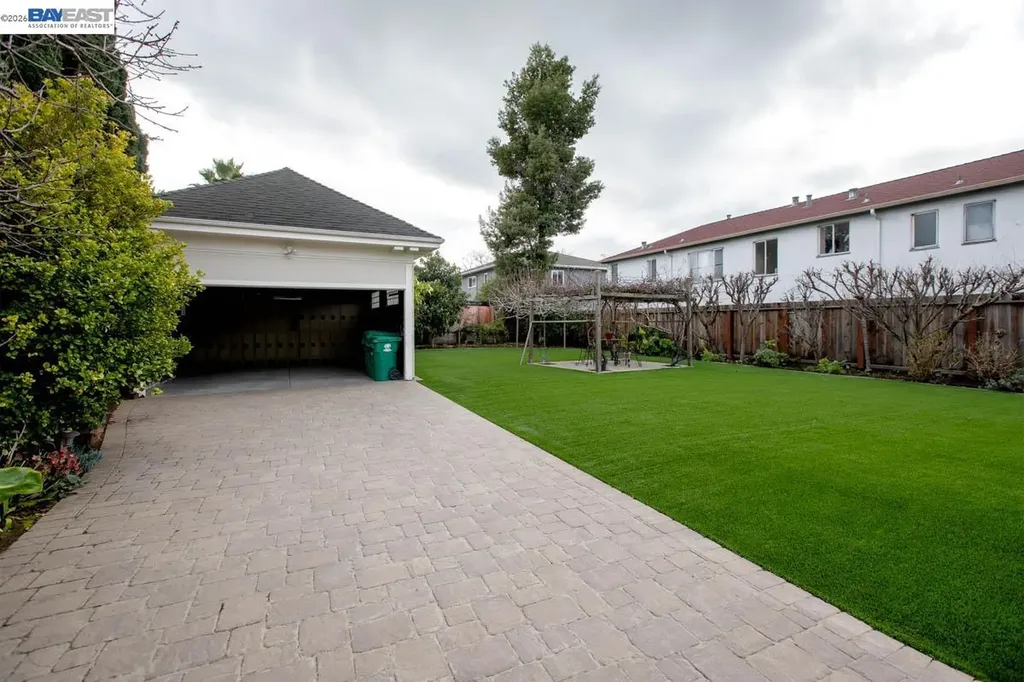 2056 Santa Clara Avenue Alameda CA 94501