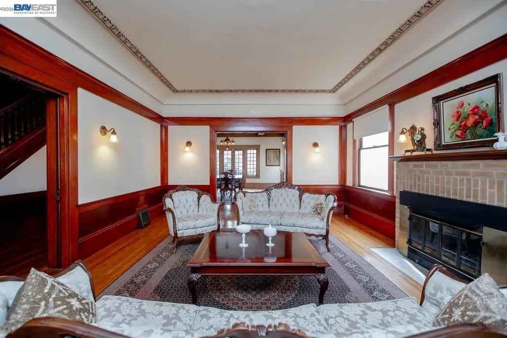 2056 Santa Clara Avenue Alameda CA 94501