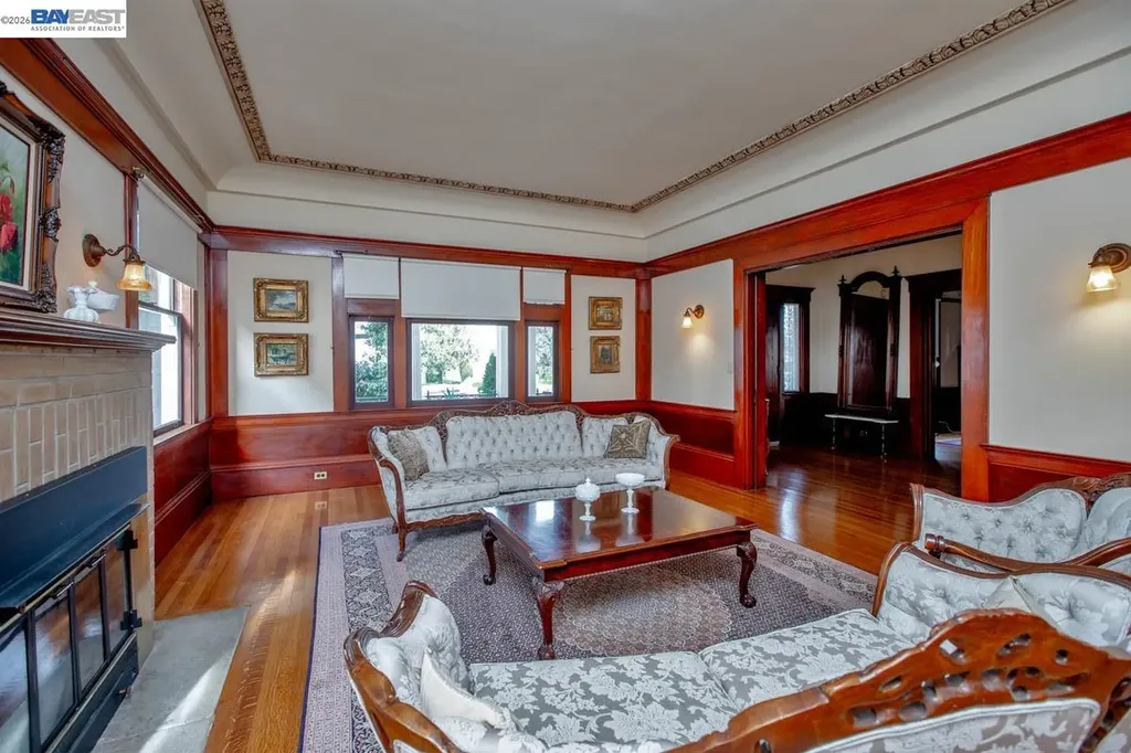 2056 Santa Clara Avenue Alameda CA 94501