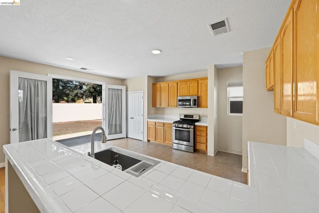5019 Fernbank Antioch CA 94513
