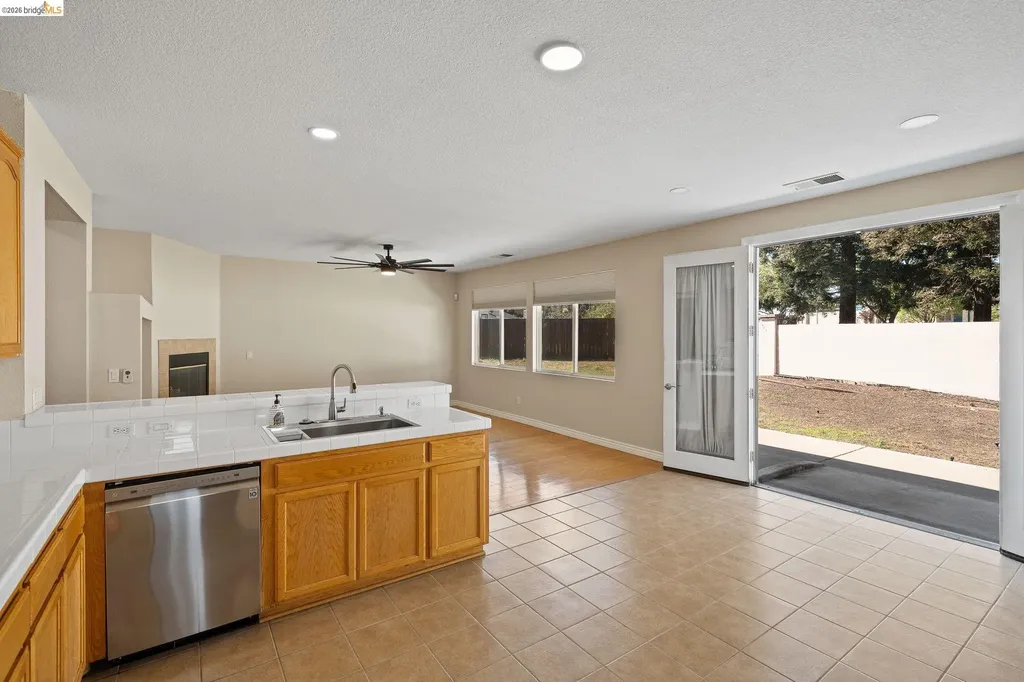 5019 Fernbank Antioch CA 94513