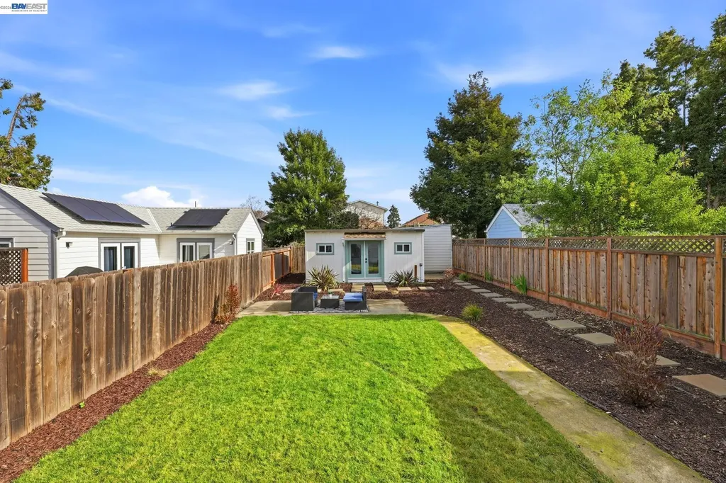1834 8th Street Alameda CA 94501