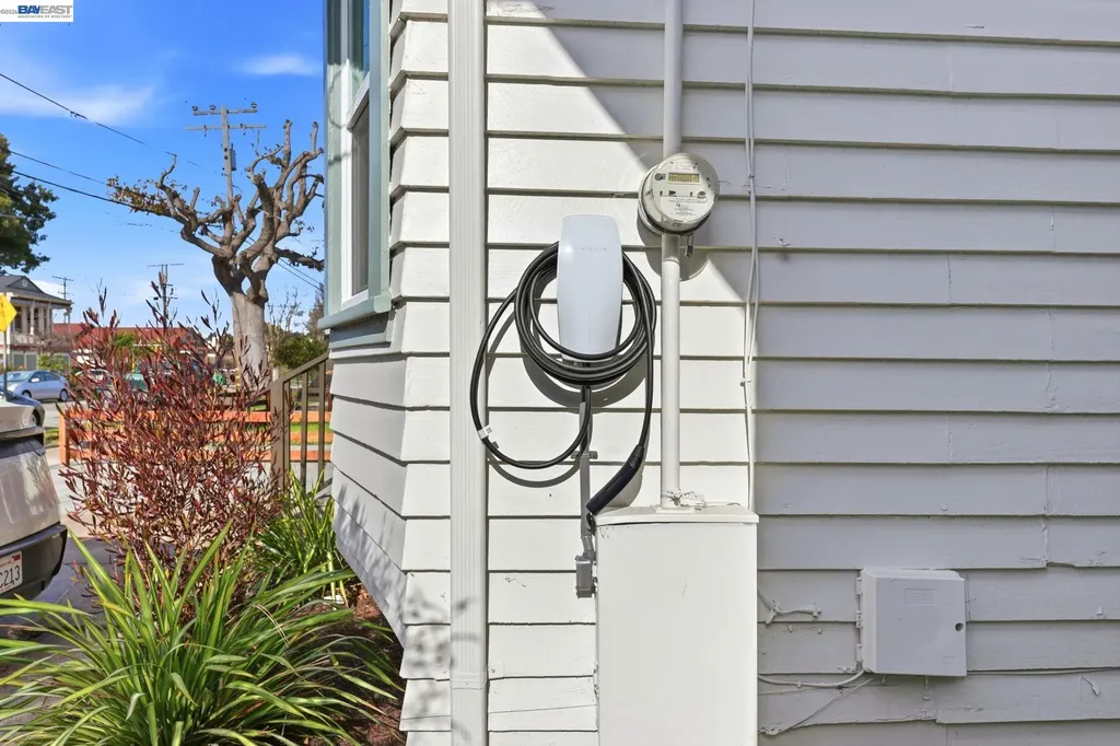 1834 8th Street Alameda CA 94501