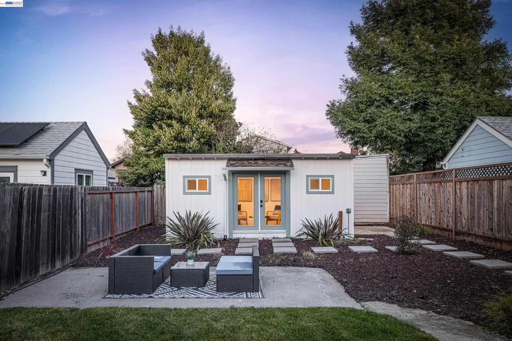1834 8th Street Alameda CA 94501