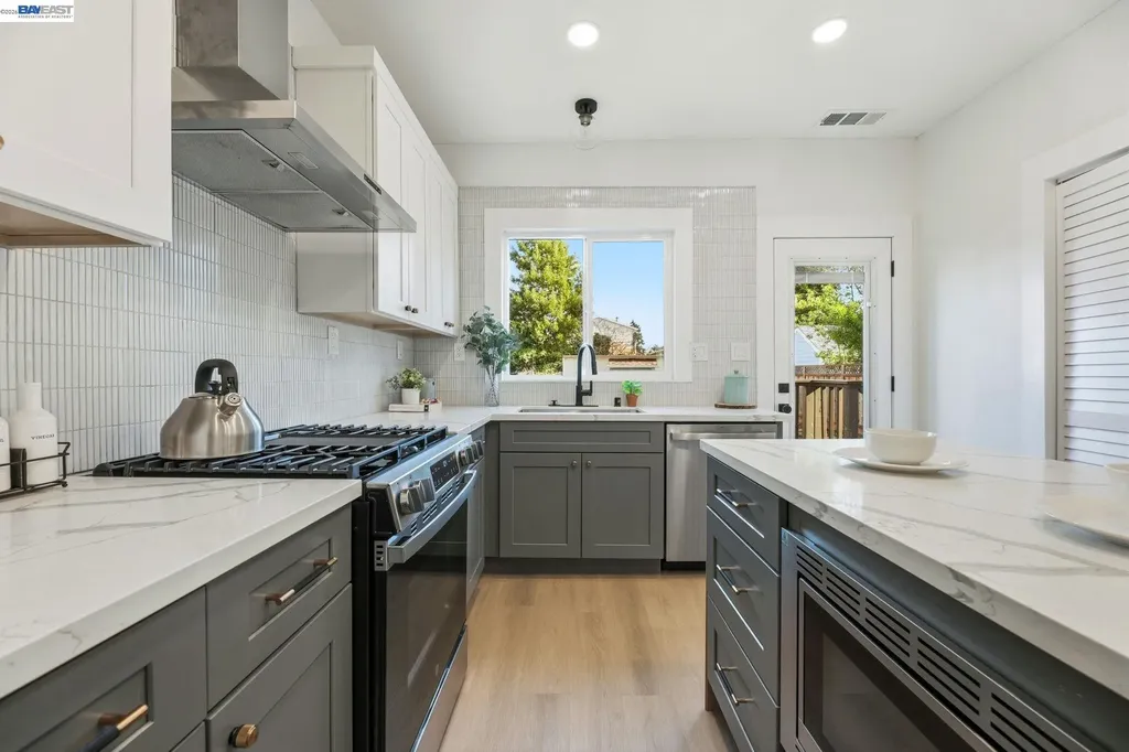 1834 8th Street Alameda CA 94501