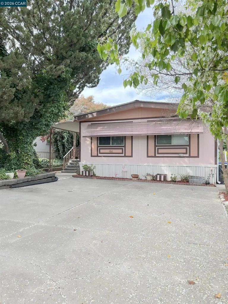 198 Kona Circle Pittsburg CA 94565