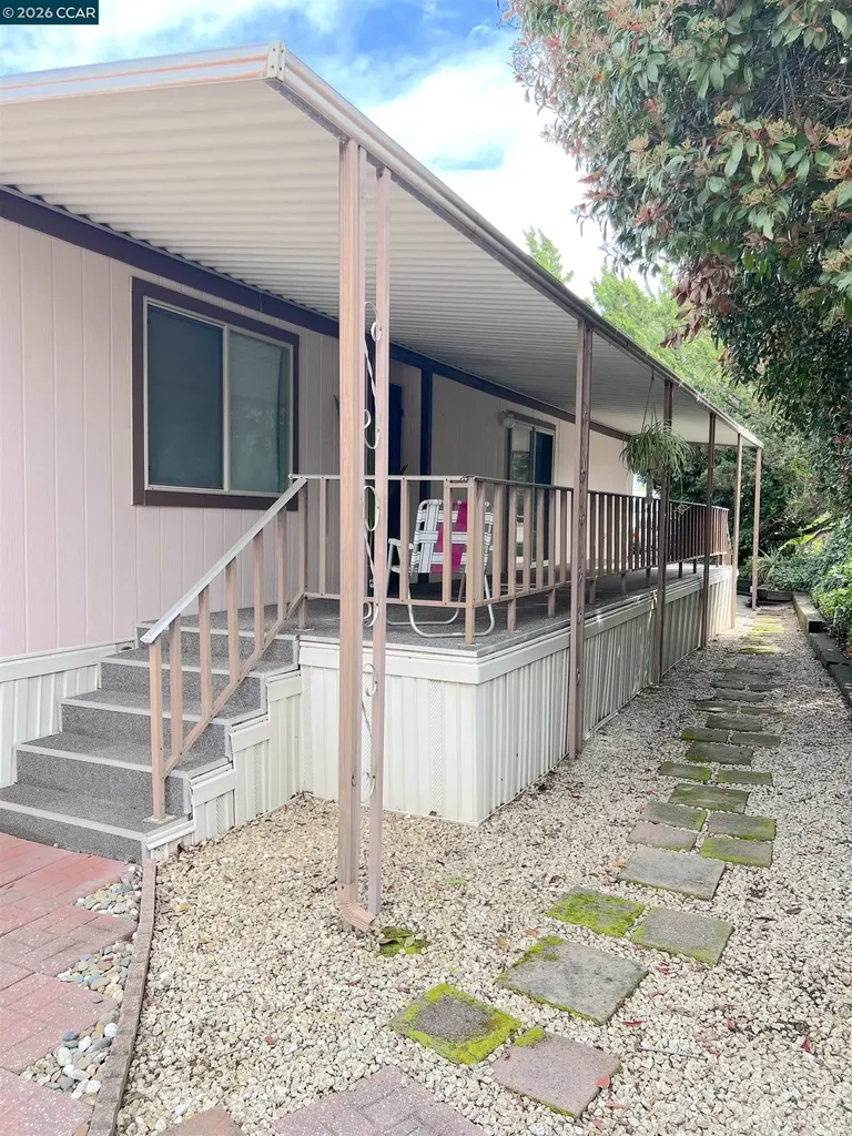 198 Kona Circle Pittsburg CA 94565