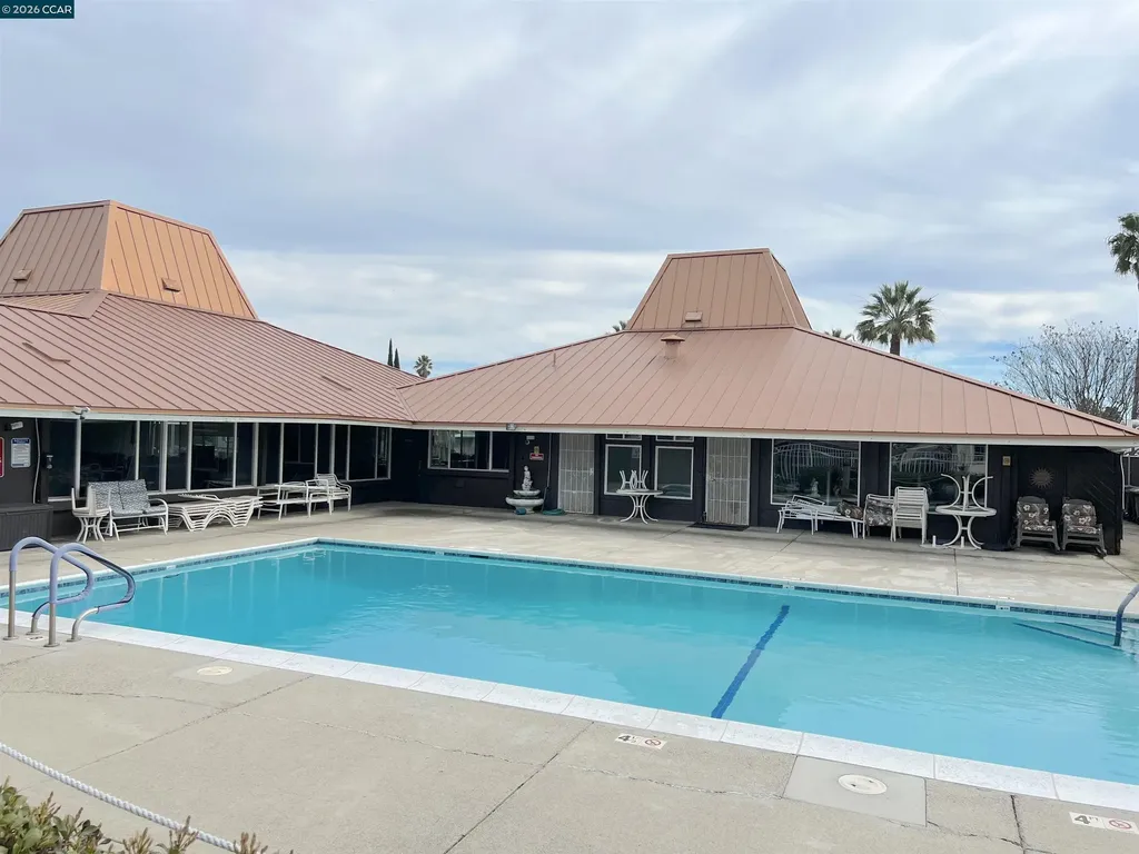 198 Kona Circle Pittsburg CA 94565