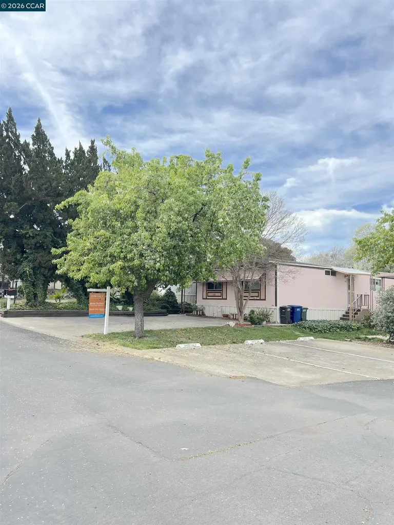 198 Kona Circle Pittsburg CA 94565