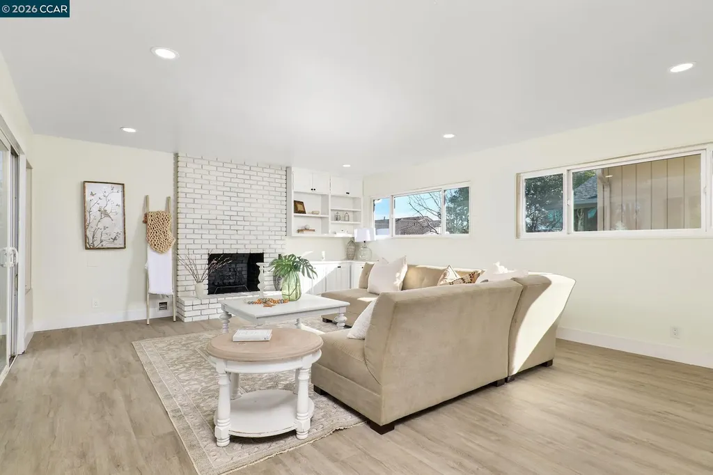 90 Manville Avenue Pittsburg CA 94565