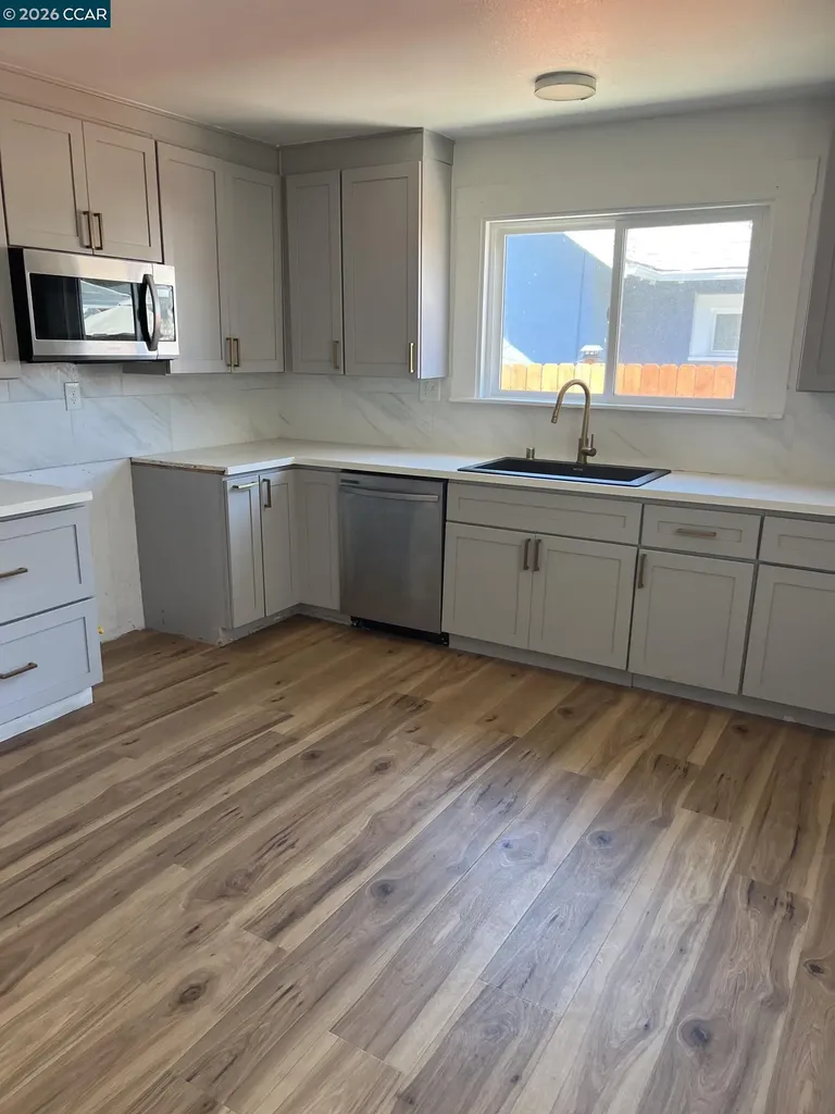 7000 Lockwood Street Oakland CA 94621