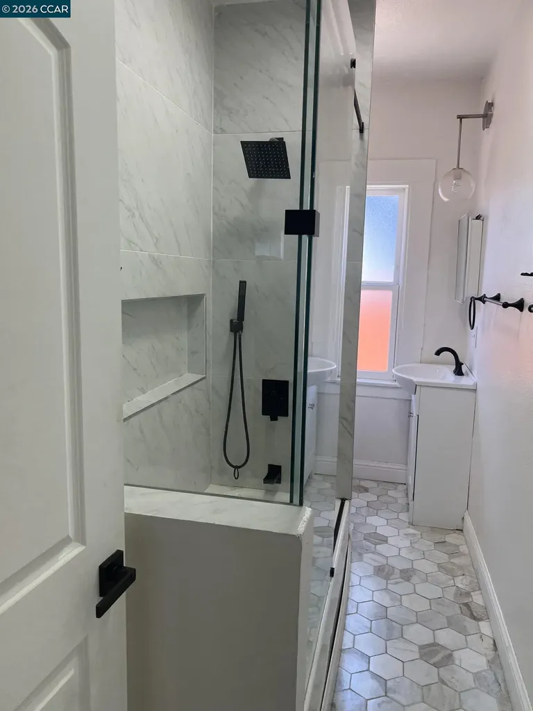 7000 Lockwood Street Oakland CA 94621
