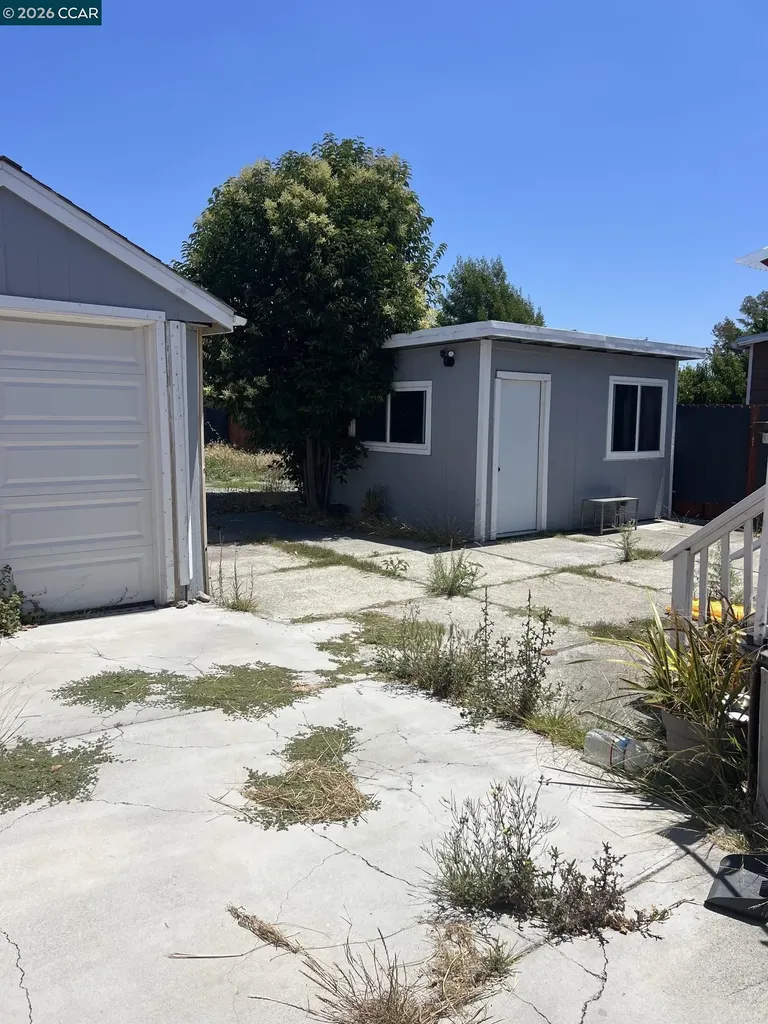 7000 Lockwood Street Oakland CA 94621