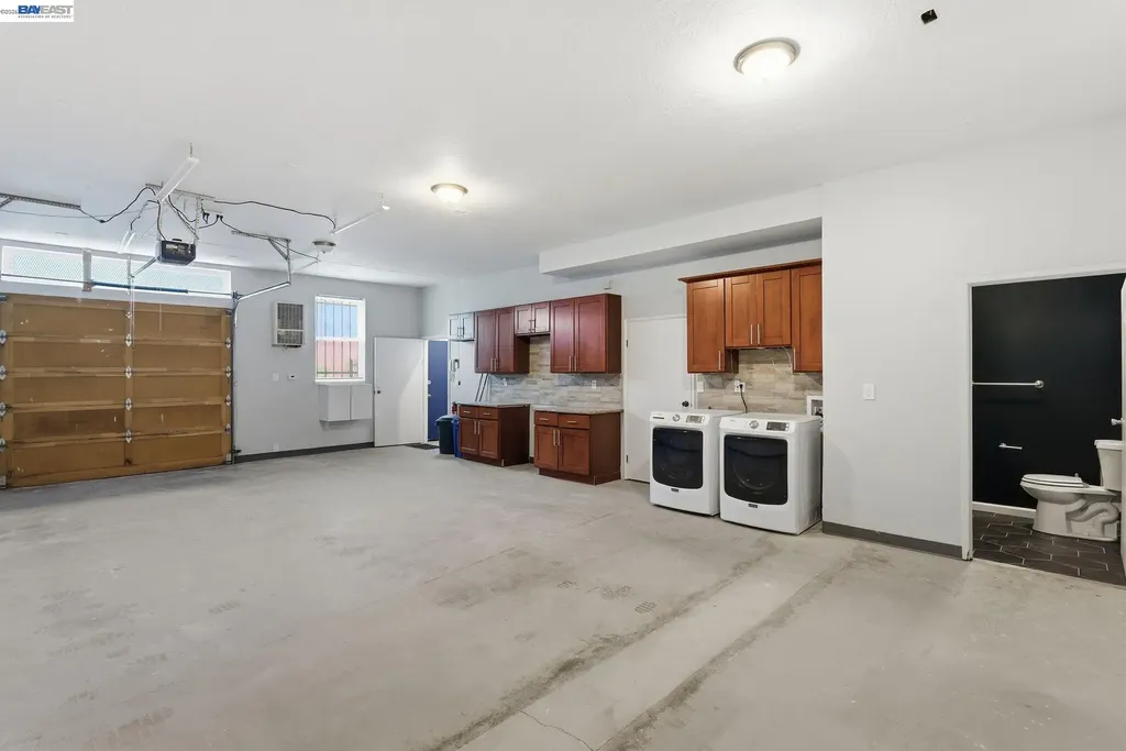 1004 9th Avenue Oakland CA 94606