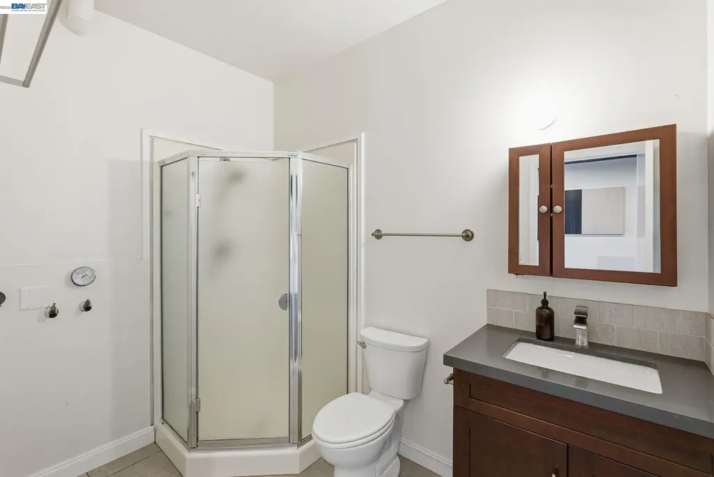 1004 9th Avenue Oakland CA 94606