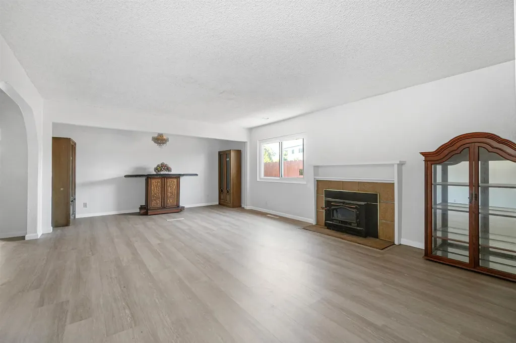 512 Teasdale Place Hayward CA 94544