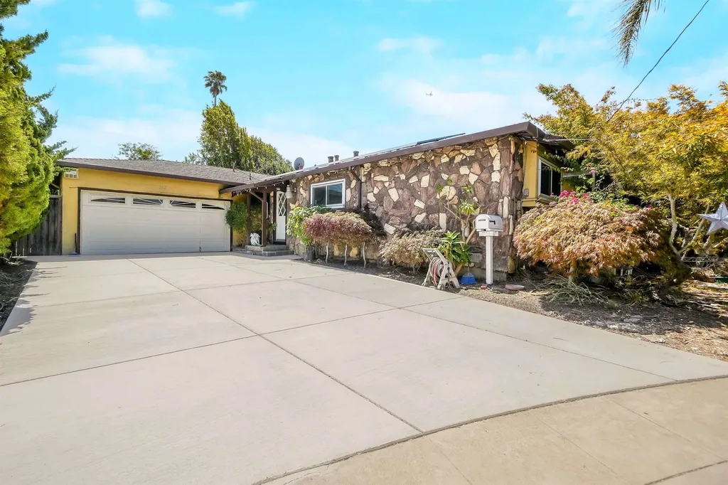 512 Teasdale Place Hayward CA 94544