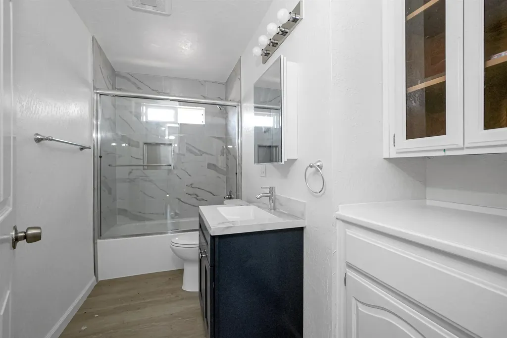 512 Teasdale Place Hayward CA 94544