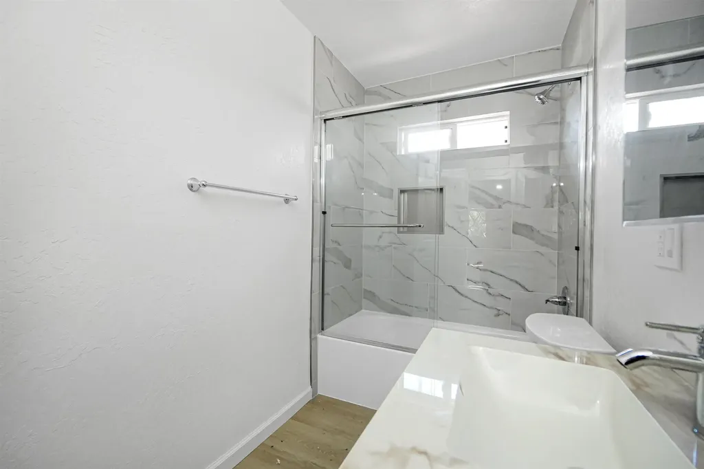 512 Teasdale Place Hayward CA 94544