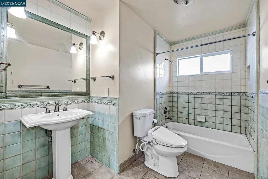 2075 Costa Court Pinole CA 94564