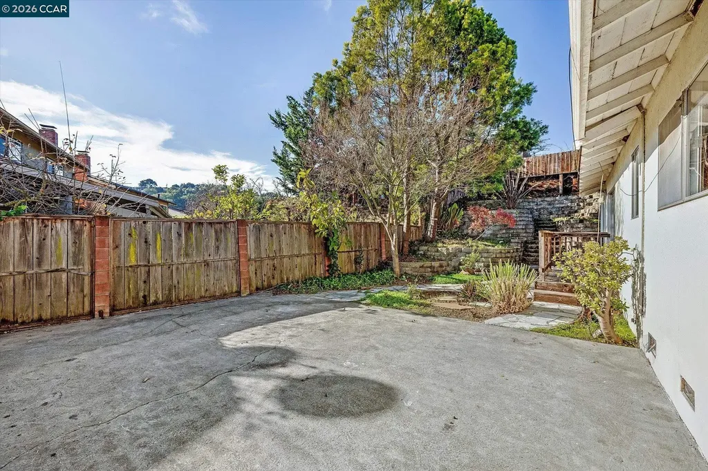 2075 Costa Court Pinole CA 94564