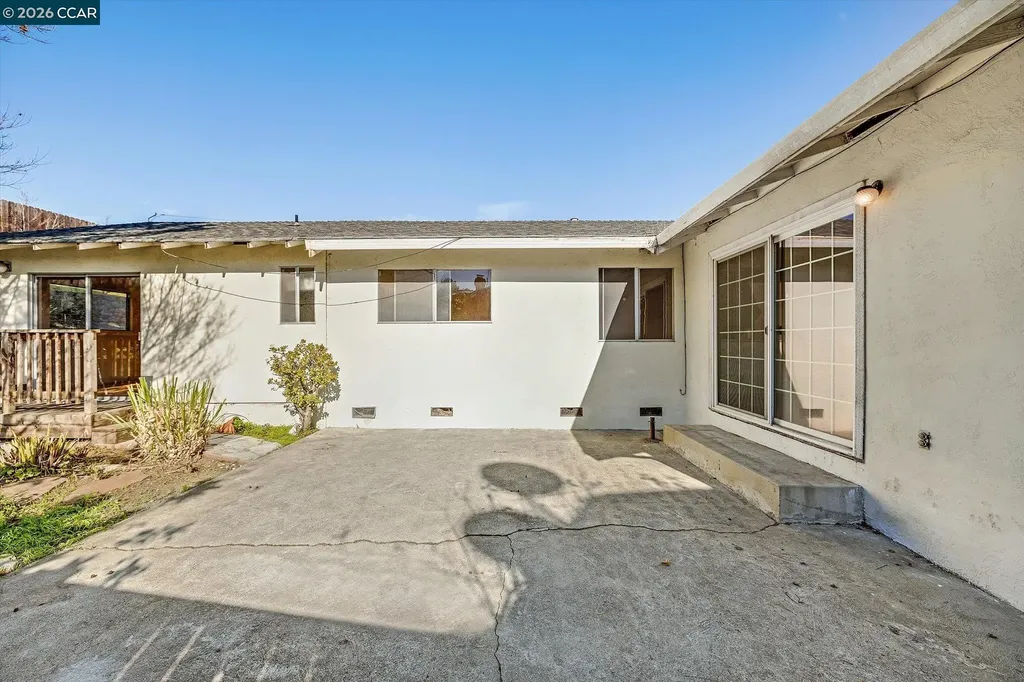 2075 Costa Court Pinole CA 94564
