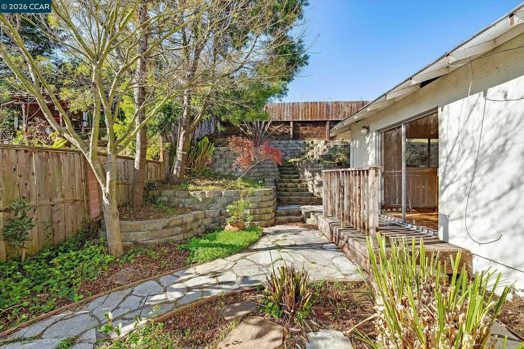 2075 Costa Court Pinole CA 94564