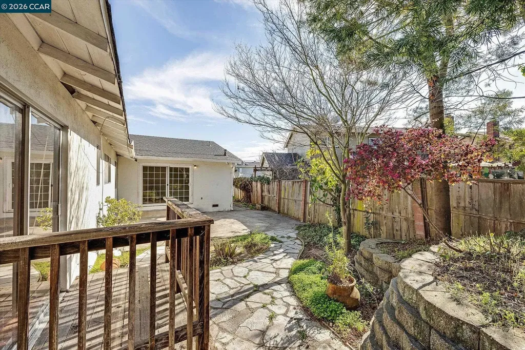 2075 Costa Court Pinole CA 94564
