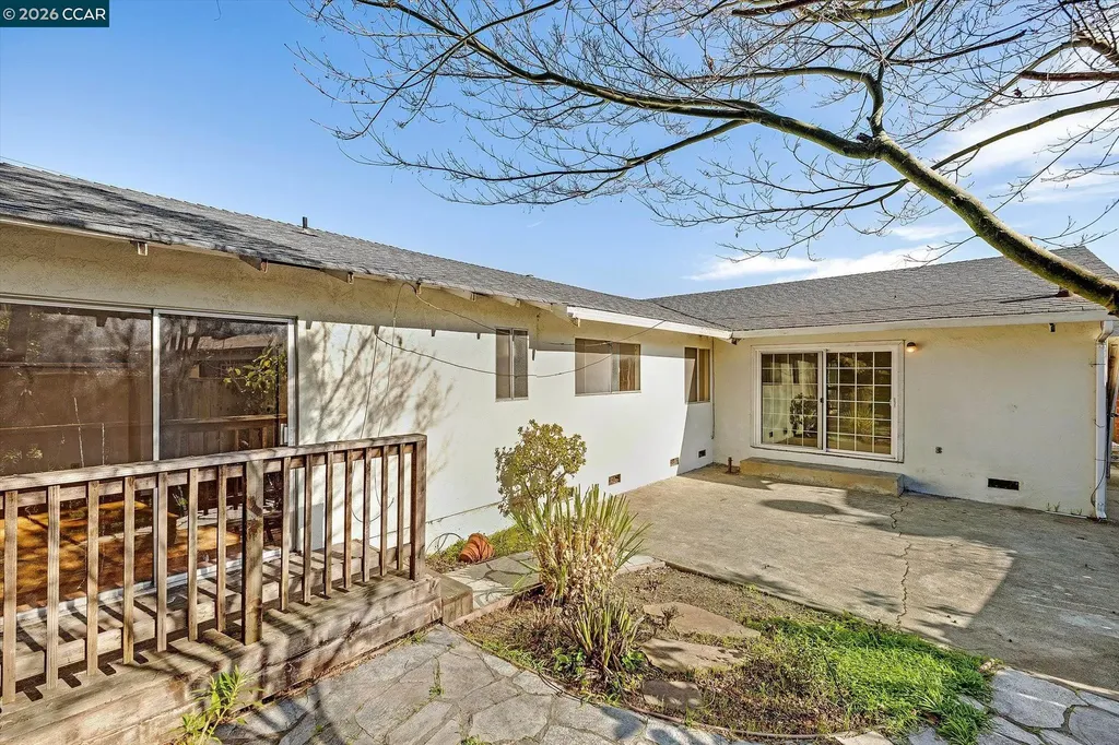 2075 Costa Court Pinole CA 94564