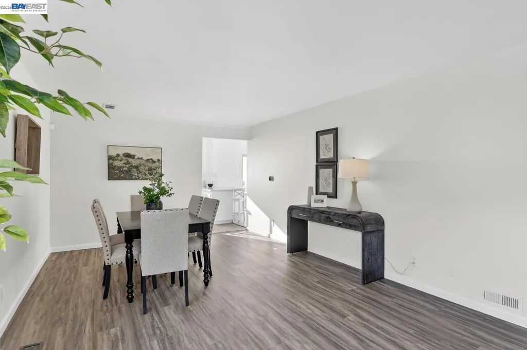 16605 Rolando Avenue Castro Valley CA 94578