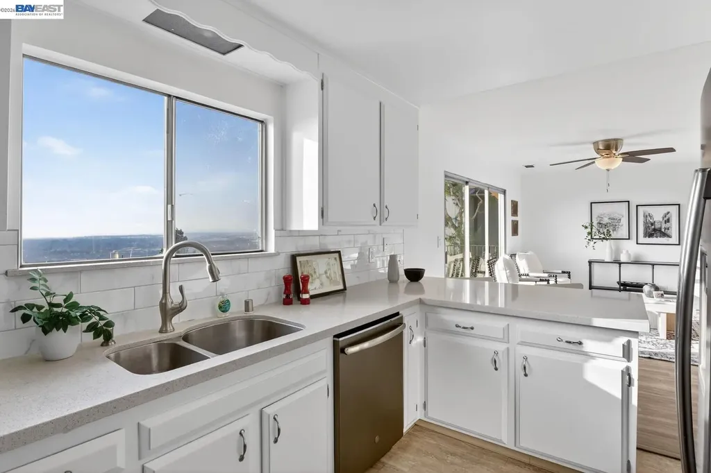 16605 Rolando Avenue Castro Valley CA 94578