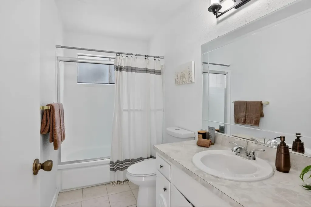 16605 Rolando Avenue Castro Valley CA 94578