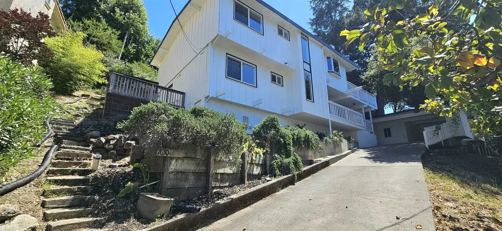 7030 Snake Road Oakland CA 94611