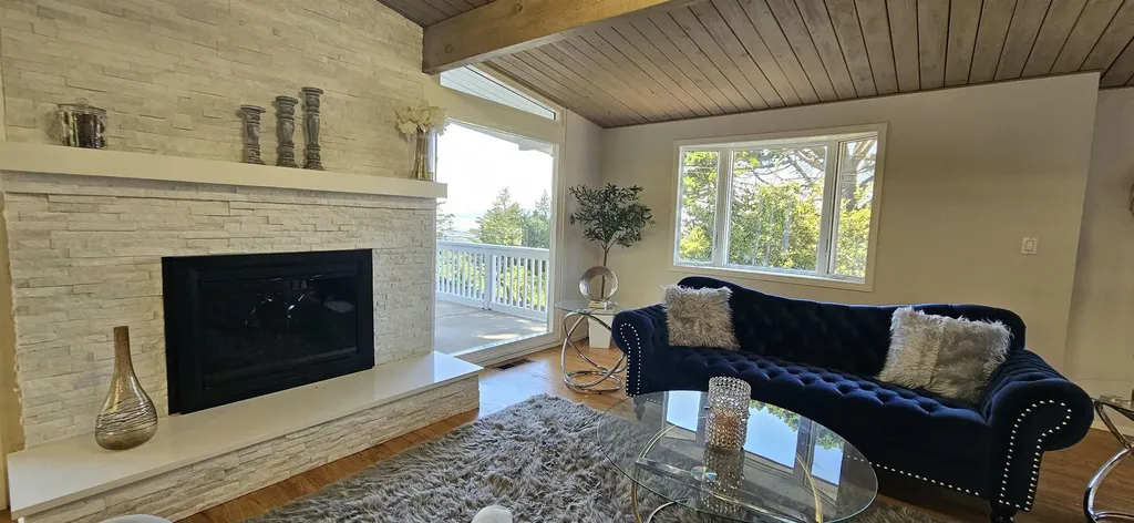 7030 Snake Road Oakland CA 94611