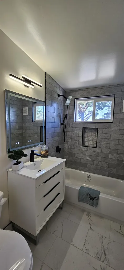 7030 Snake Road Oakland CA 94611