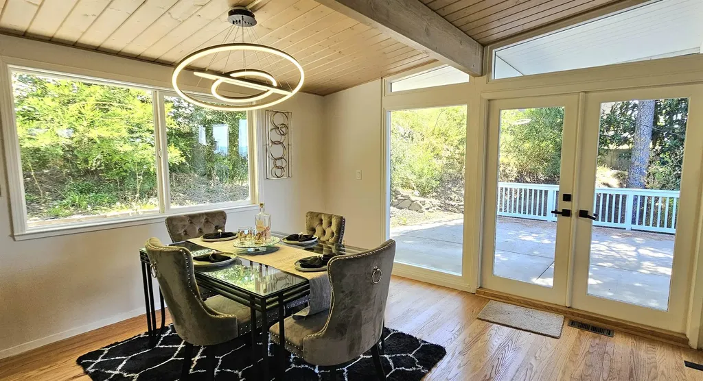 7030 Snake Road Oakland CA 94611