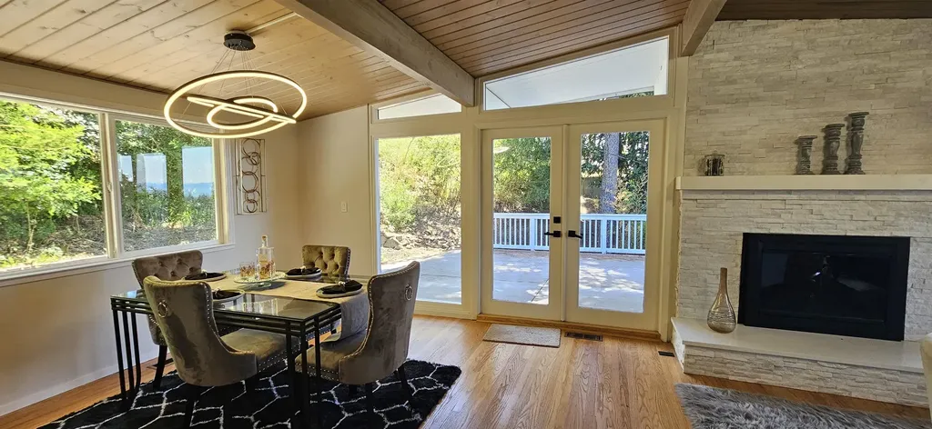 7030 Snake Road Oakland CA 94611